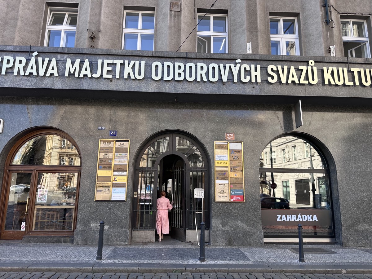 Vchod do budovy Santea centrum, Senovážné náměstí 23, Praha 1